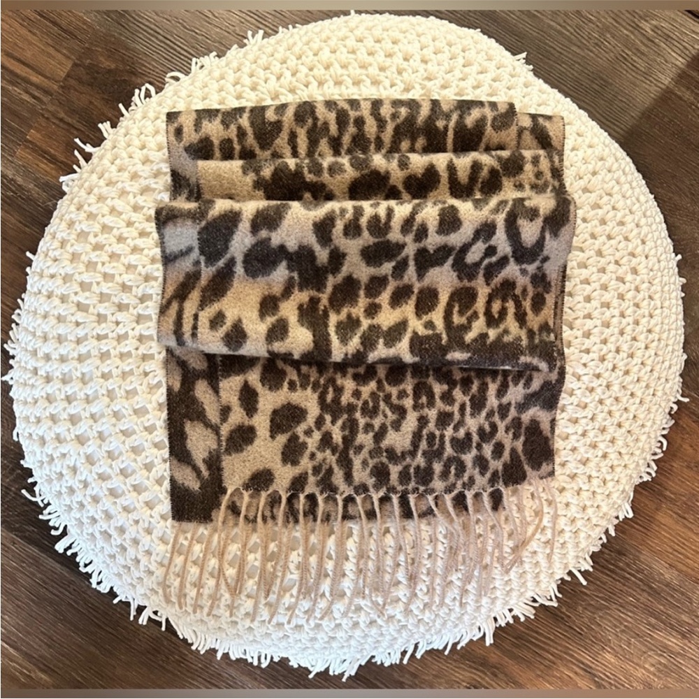 Charter Club Animal Print Scarf in Beige and Brown %100 Chasmere - Picture 3 of 5